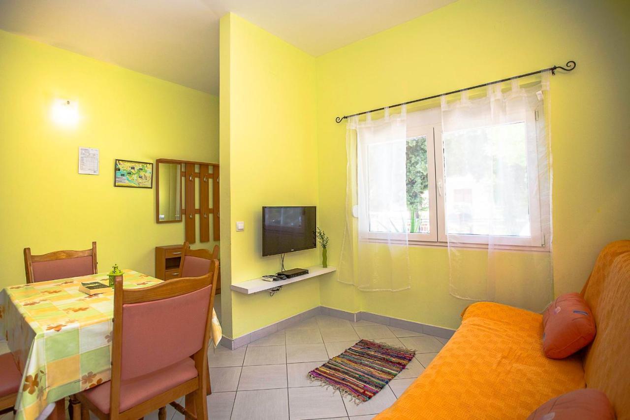 Apartments Krsticevic เคล็ค ภายนอก รูปภาพ