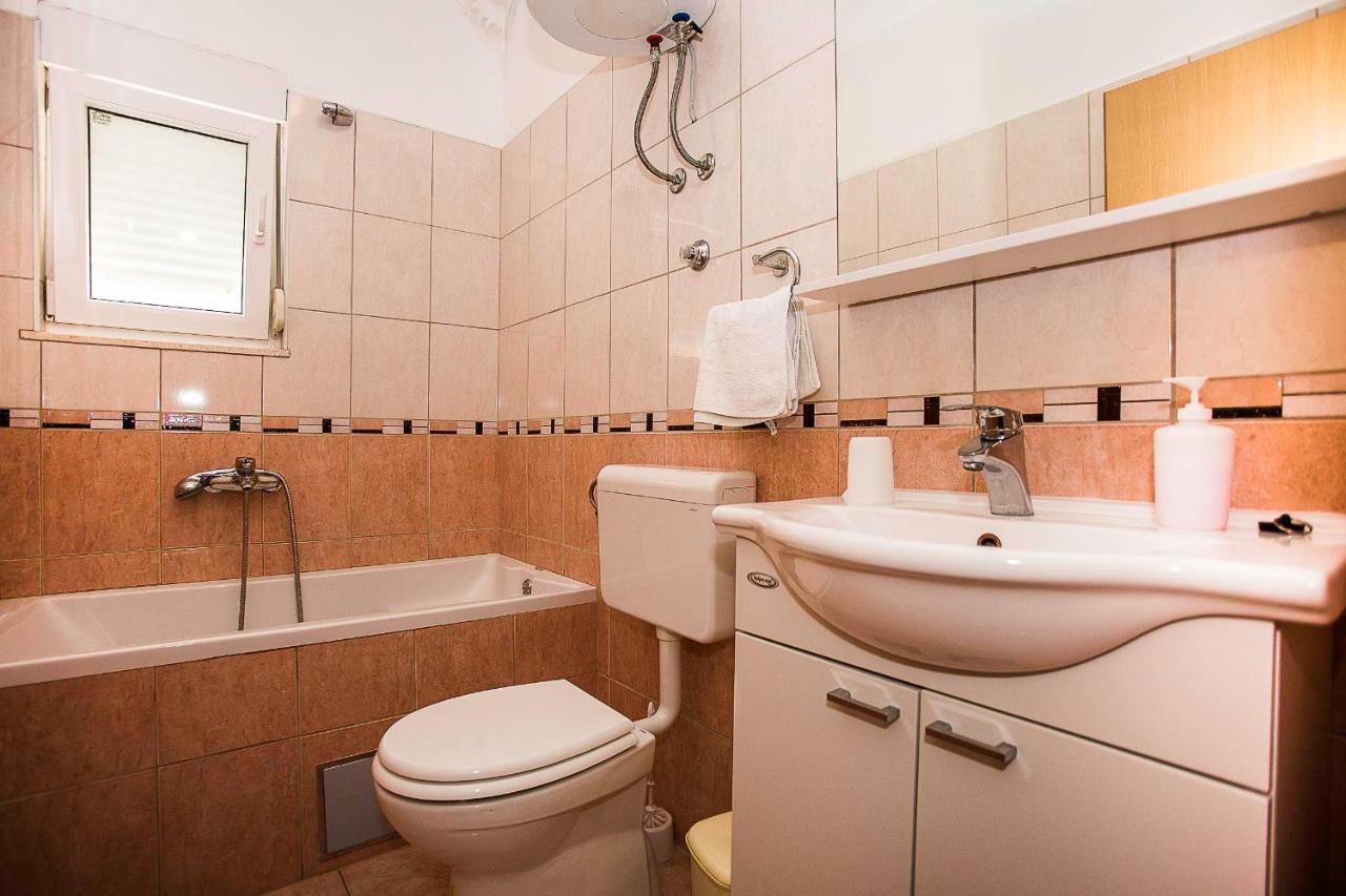 Apartments Krsticevic เคล็ค ภายนอก รูปภาพ