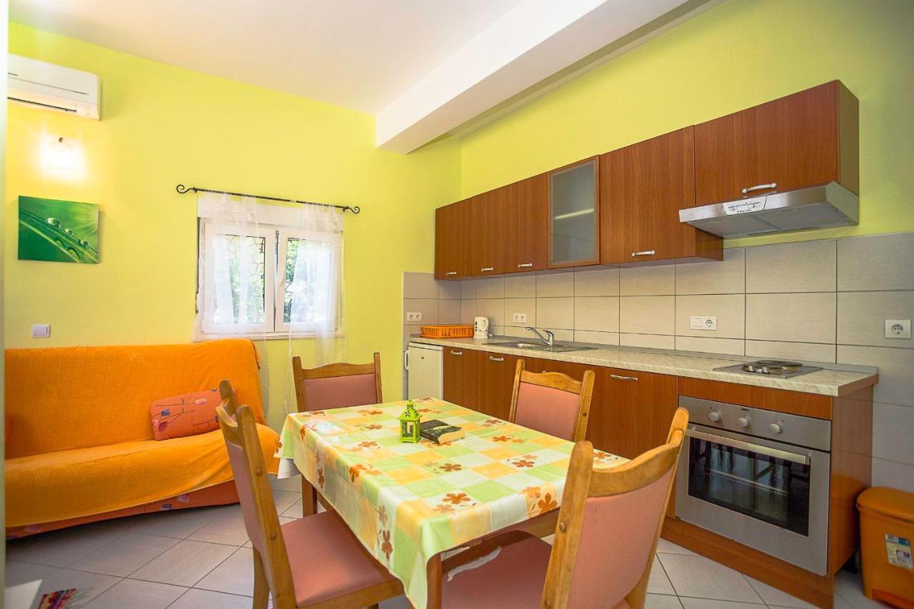 Apartments Krsticevic เคล็ค ภายนอก รูปภาพ