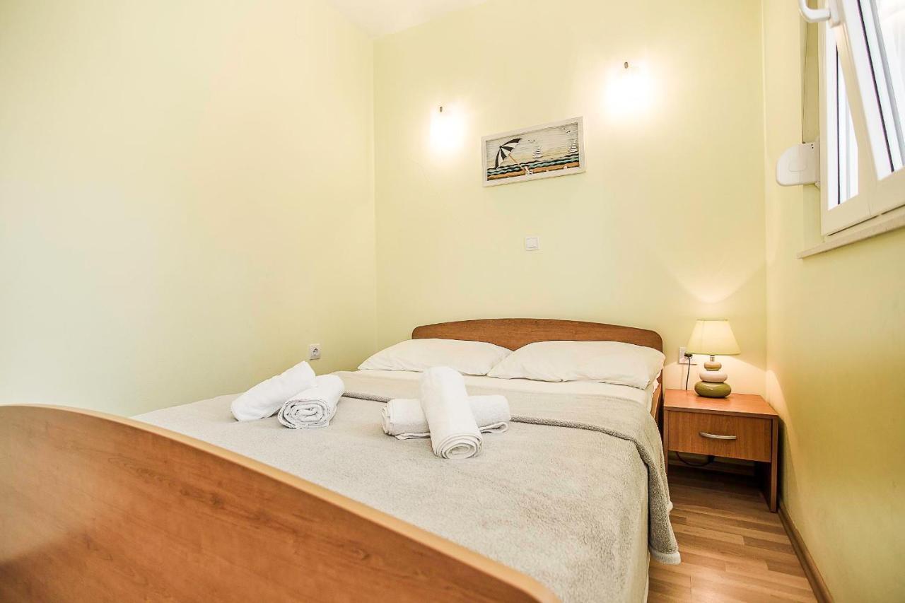 Apartments Krsticevic เคล็ค ภายนอก รูปภาพ