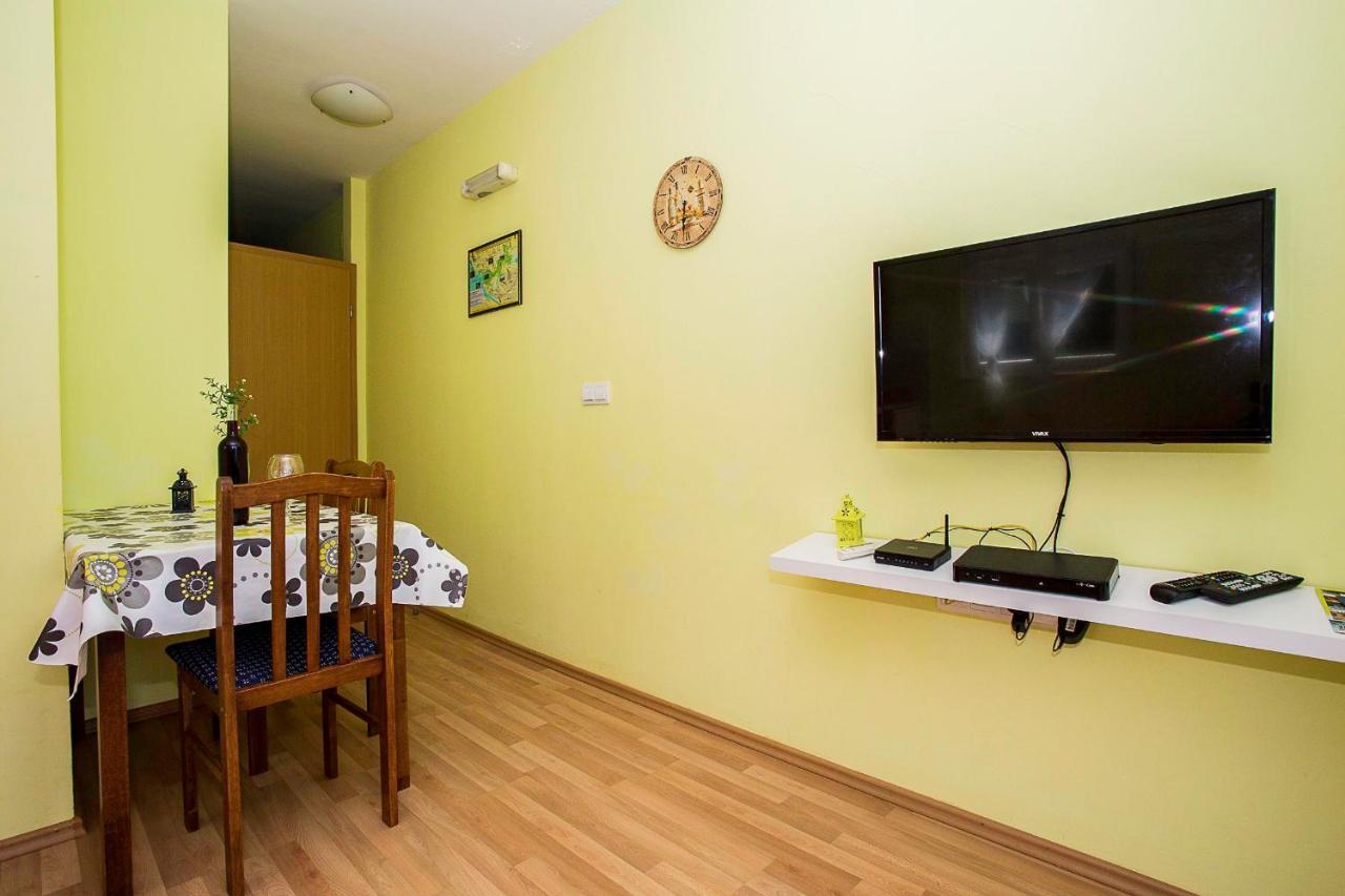 Apartments Krsticevic เคล็ค ภายนอก รูปภาพ