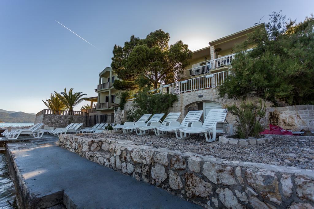 Apartments Krsticevic เคล็ค ภายนอก รูปภาพ